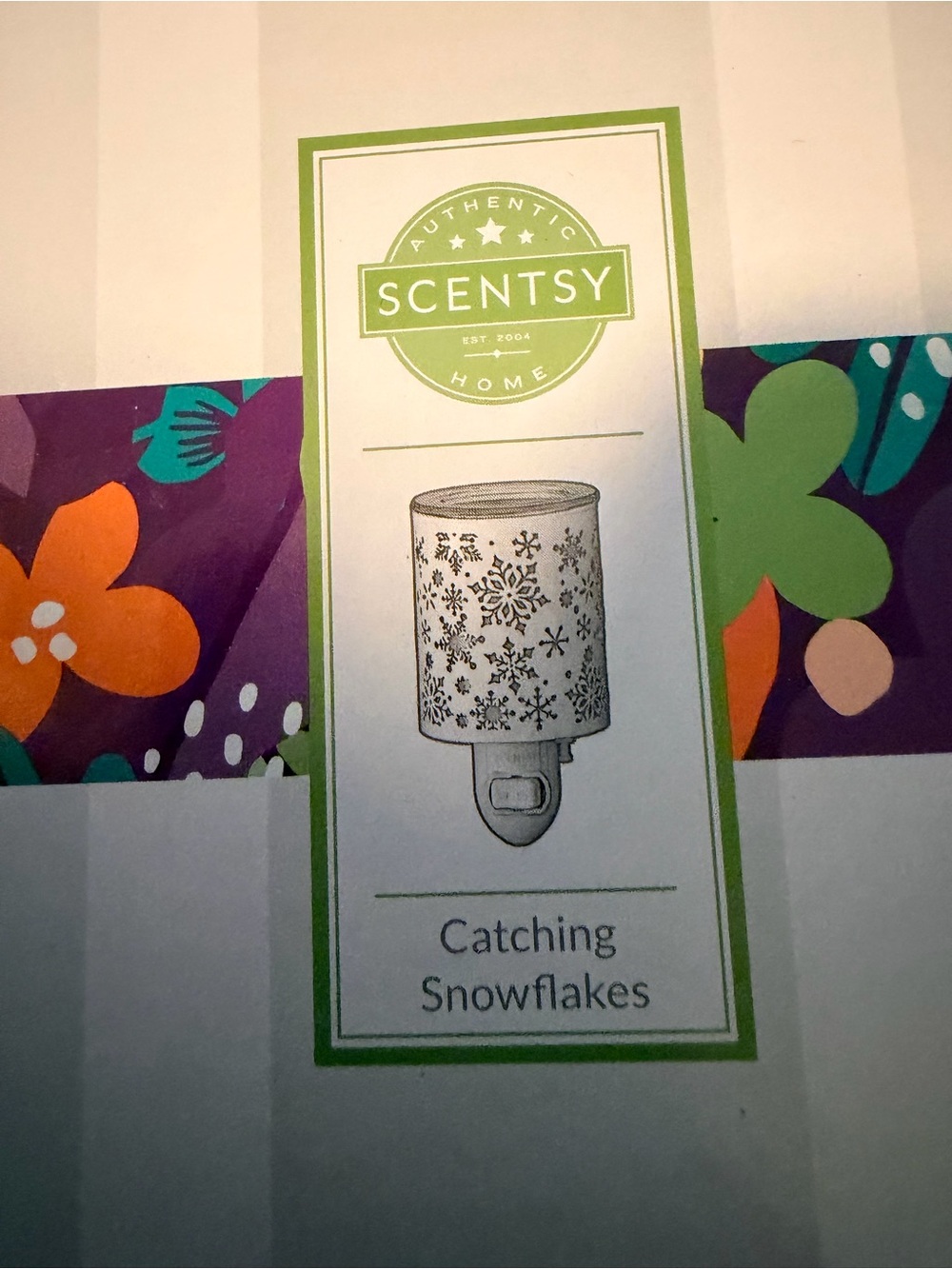 Scentsy Catching Snowflakes Plug-In Warmer - White